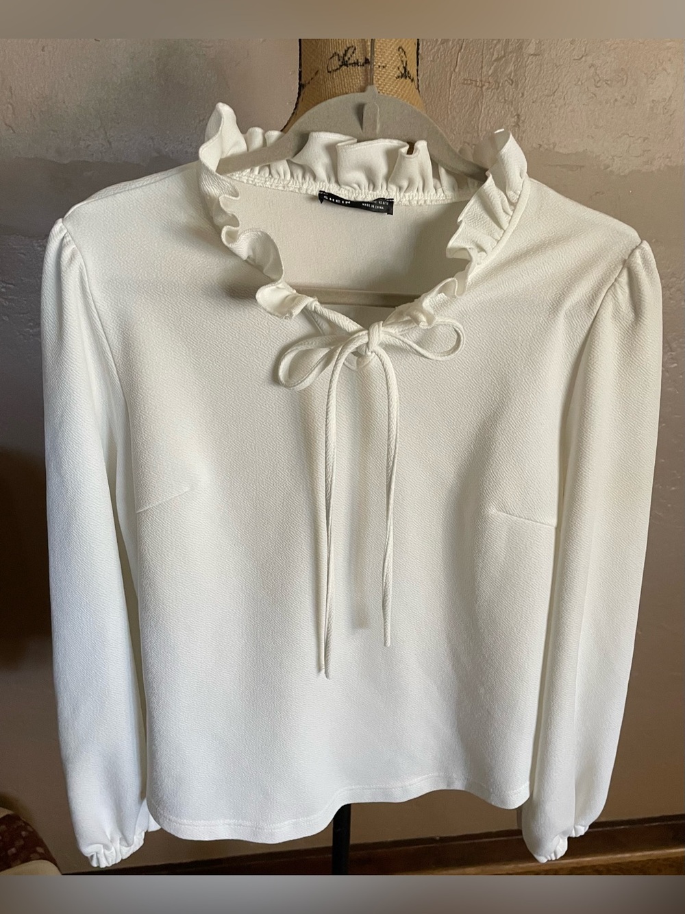 SHEIN Off White Ruffle Tie-Neck Long Sleeve lightweight Blouse Large